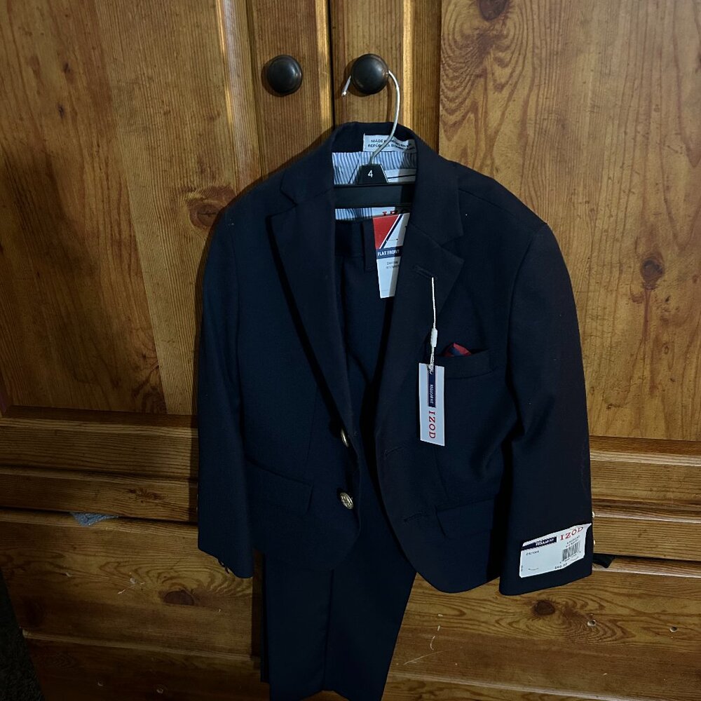 Izod Boys Suit sz 4 Regular